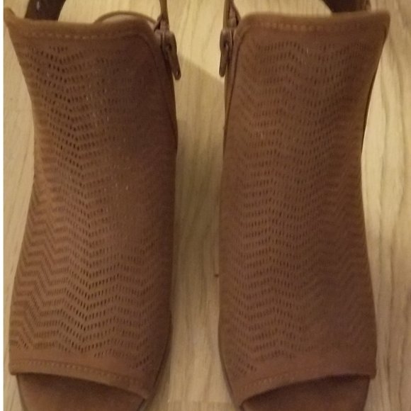 Brown Ankle boot - Picture 2 of 5